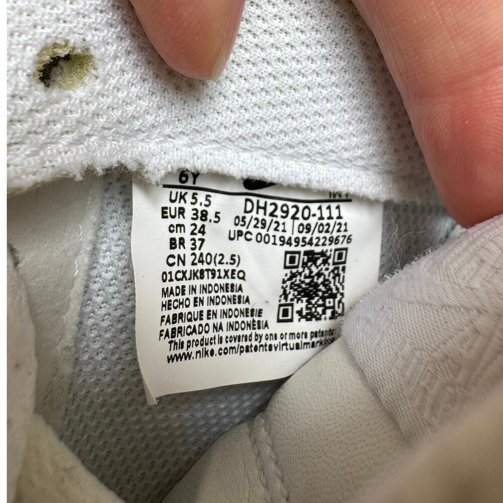 Nike Size 6Y Air Force 1 Low Top Sneakers Womens 7.5 Mens 6 Triple White Retro - Picture 2 of 13